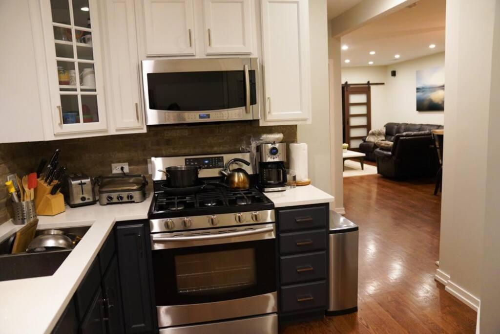 Nice And Cozy. Sleeps 5. Apartment Chicago Luaran gambar