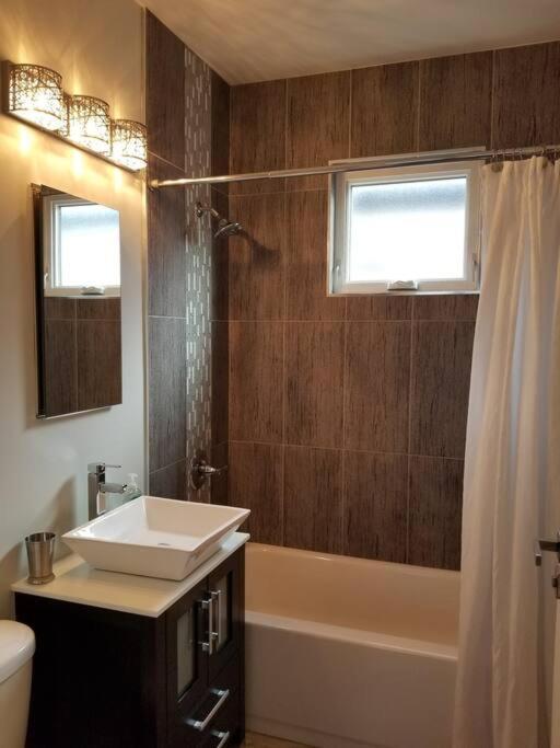 Nice And Cozy. Sleeps 5. Apartment Chicago Luaran gambar